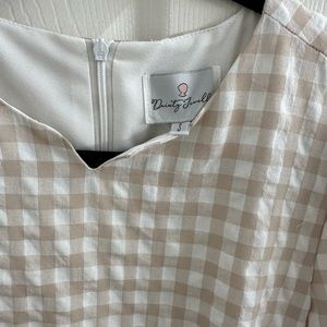 Small dainty jewells dress.